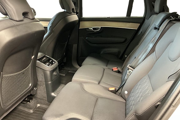 Volvo XC90 13 of 30
