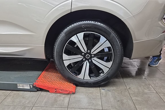 Volvo XC60 17 of 22