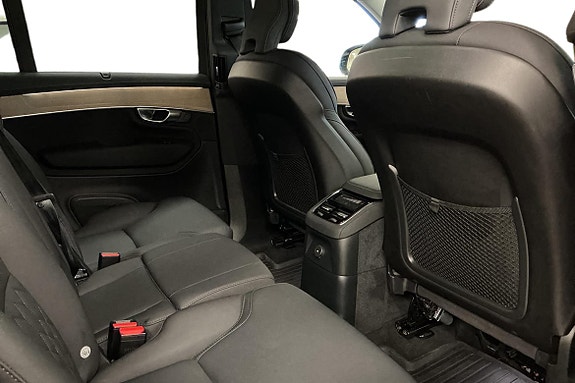 Volvo XC90 9 of 30