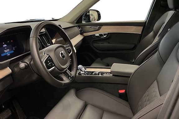 Volvo XC90 14 of 30