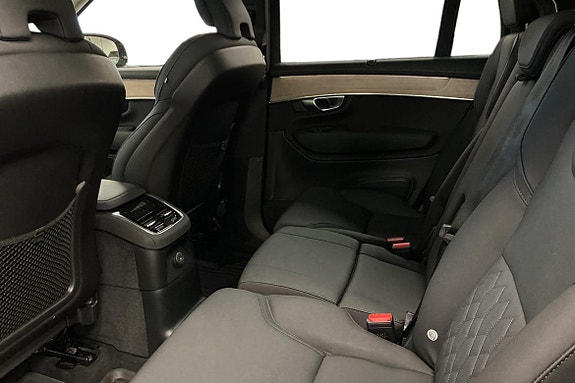 Volvo XC90 13 of 30