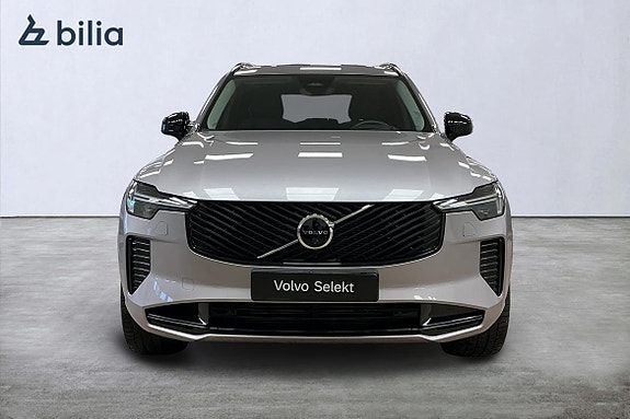 Volvo XC90 6 of 30