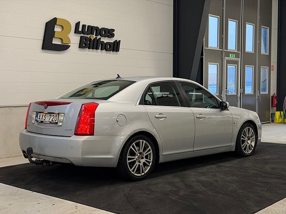 Cadillac BLS 7 of 22