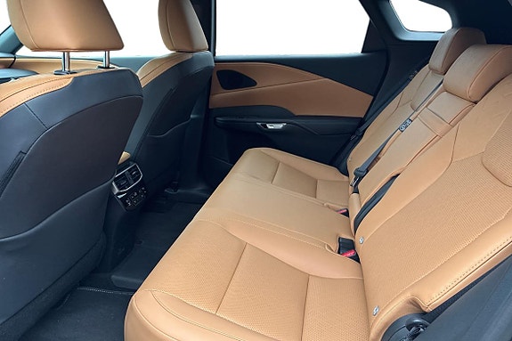 Lexus RX450h 18 of 27