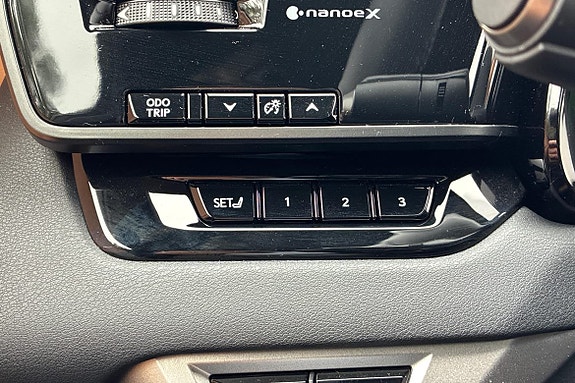 Lexus RX450h 11 of 27