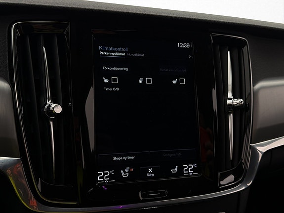 Volvo V90 30 of 30