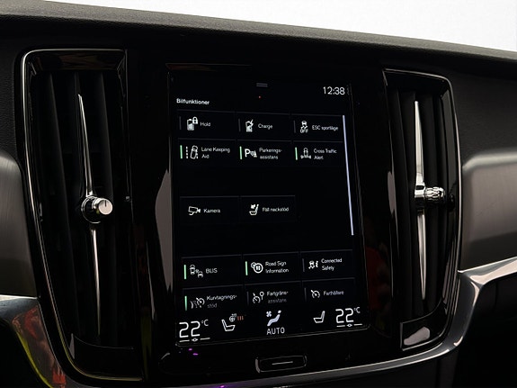 Volvo V90 26 of 30