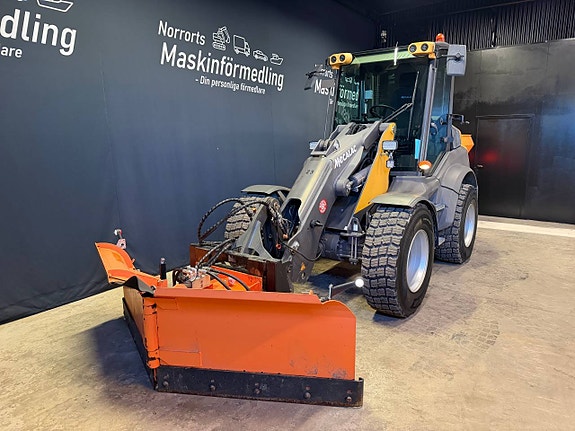 Mecalac AF1050 - 40 KM/H / REDSKAP / LÅGA TIMMAR – bild 5