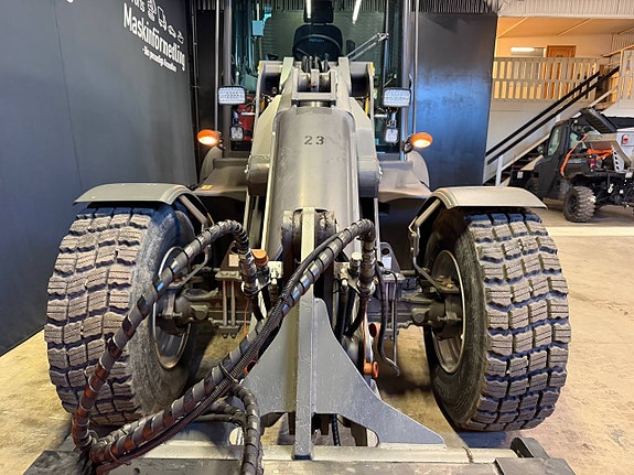 Mecalac AF1050 - 40 KM/H / REDSKAP / LÅGA TIMMAR – bild 8