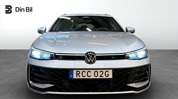 Volkswagen Passat 4 of 23