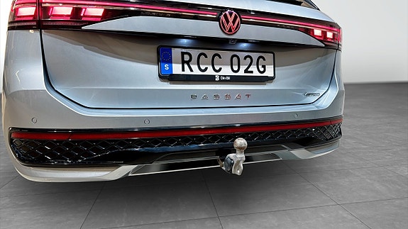 Volkswagen Passat 14 of 23