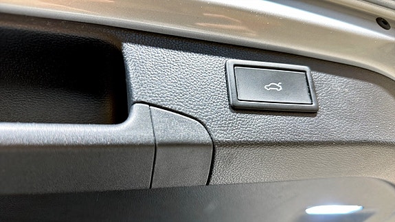 Volkswagen Passat 15 of 23