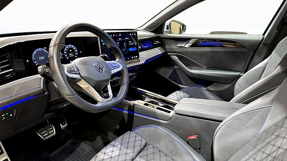 Volkswagen Passat 7 of 23