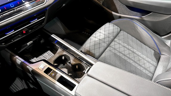 Volkswagen Passat 19 of 23