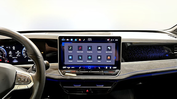 Volkswagen Passat 10 of 23