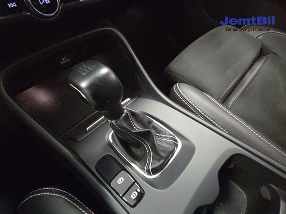 Volvo XC40 12 of 14