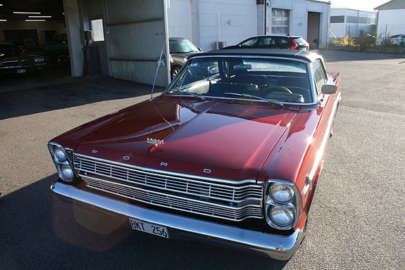 Ford Galaxie 7 of 25
