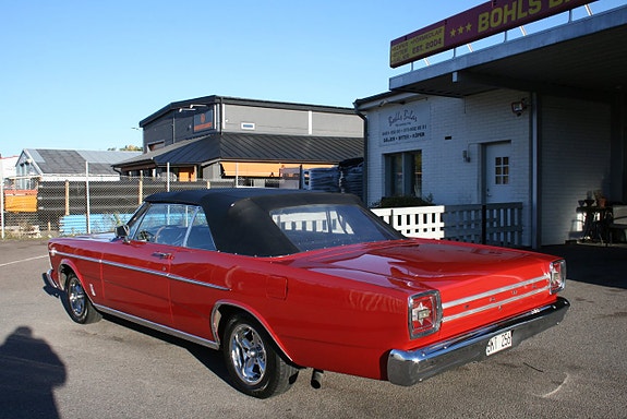 Ford Galaxie 4 of 25