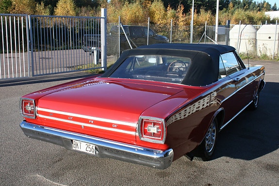 Ford Galaxie 5 of 25