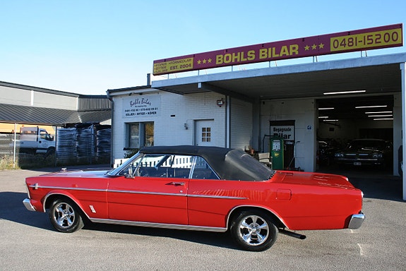Ford Galaxie 6 of 25