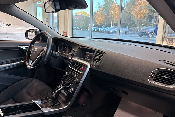 Volvo V60 7 of 22