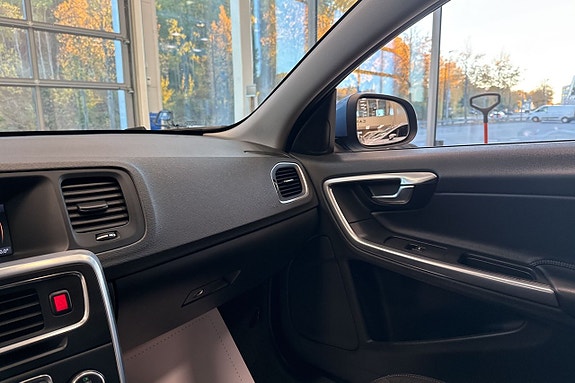 Volvo V60 19 of 22