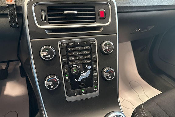 Volvo V60 16 of 22