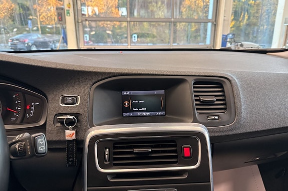 Volvo V60 13 of 22