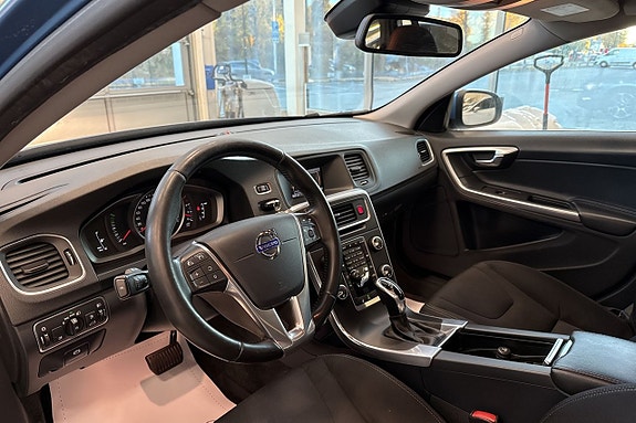 Volvo V60 4 of 22