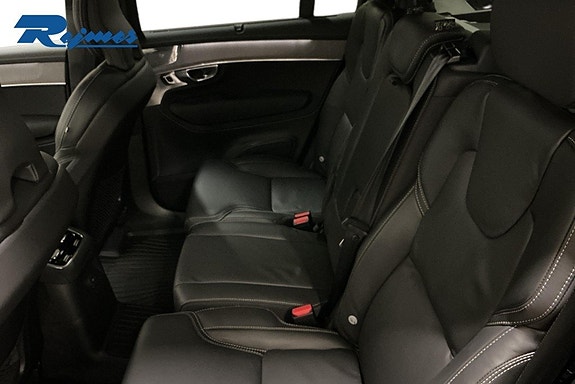 Volvo XC90 13 of 19