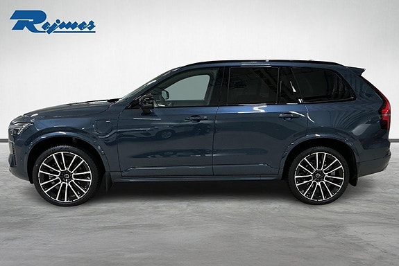Volvo XC90 3 of 19