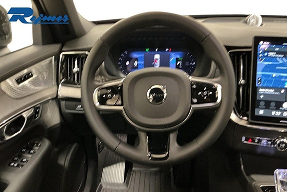 Volvo XC90 8 of 19