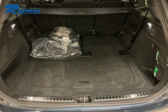 Volvo XC90 14 of 19