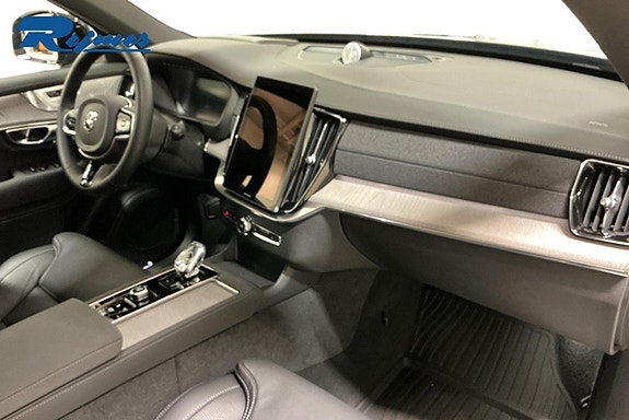 Volvo XC90 11 of 19