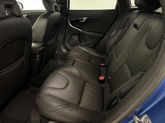 Volvo V40 13 of 14