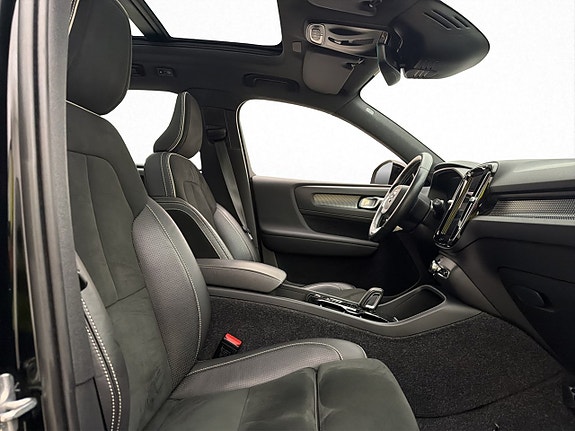 Volvo XC40 29 of 30