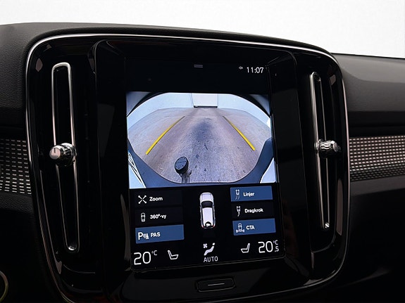 Volvo XC40 19 of 30