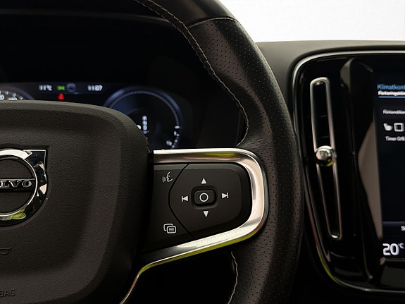 Volvo XC40 16 of 30