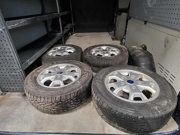 Ford Transit 9 of 17