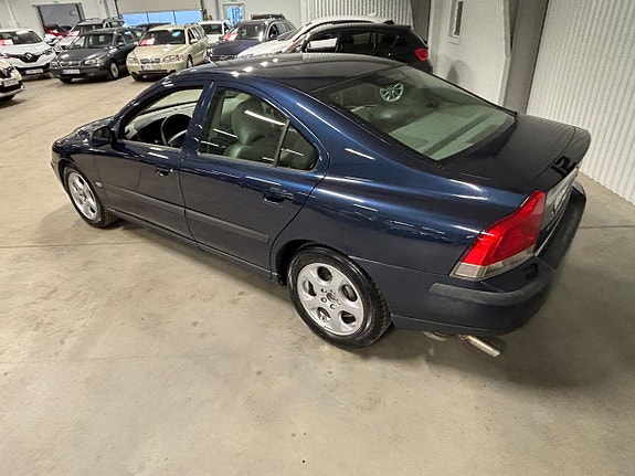 Volvo S60 4 of 8
