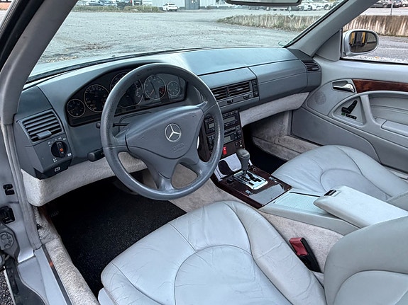 Mercedes-Benz SL 500 21 of 25