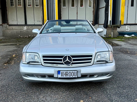 Mercedes-Benz SL 500 2 of 25