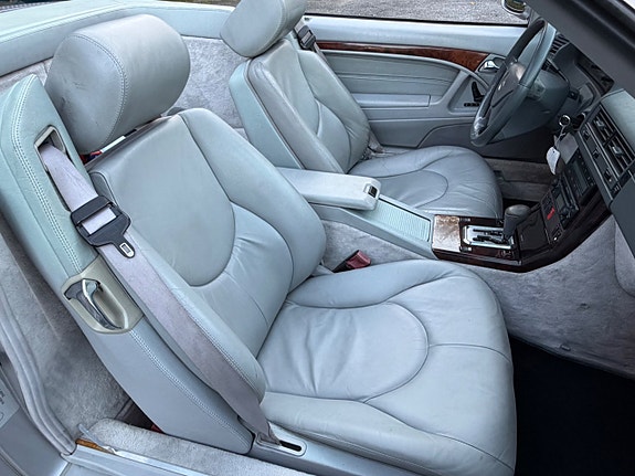 Mercedes-Benz SL 500 25 of 25
