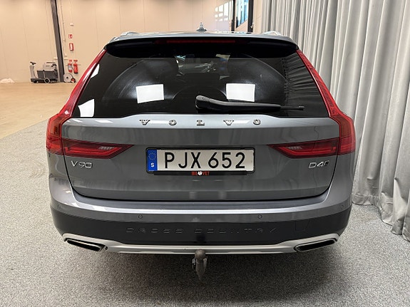 Volvo V90 Cross Country 6 of 18