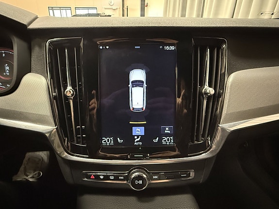 Volvo V90 Cross Country 14 of 18