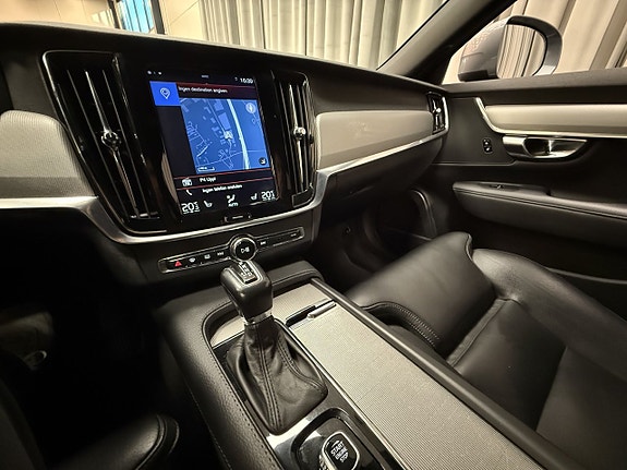 Volvo V90 Cross Country 13 of 18