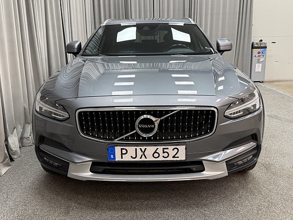 Volvo V90 Cross Country 5 of 18