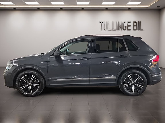 Volkswagen Tiguan 2 of 21