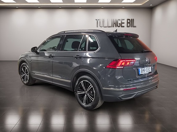 Volkswagen Tiguan 3 of 21