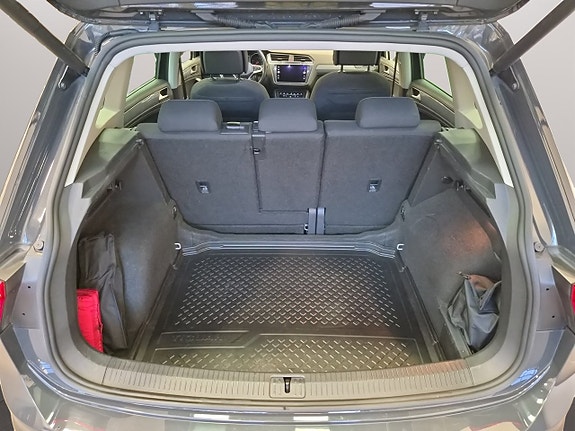 Volkswagen Tiguan 16 of 21